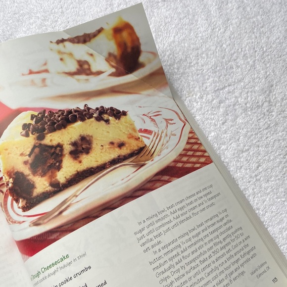 Gooseberry Patch Christmas Book 11 Paperback– 2009 - Picture 11 of 11